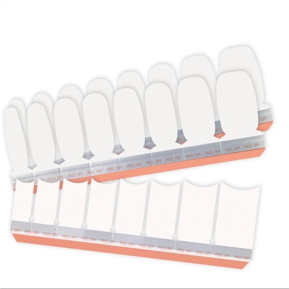 Color Street: Meet Me in Paris | White French Tips Classic Minimalist Neutral - Picture 11 of 12